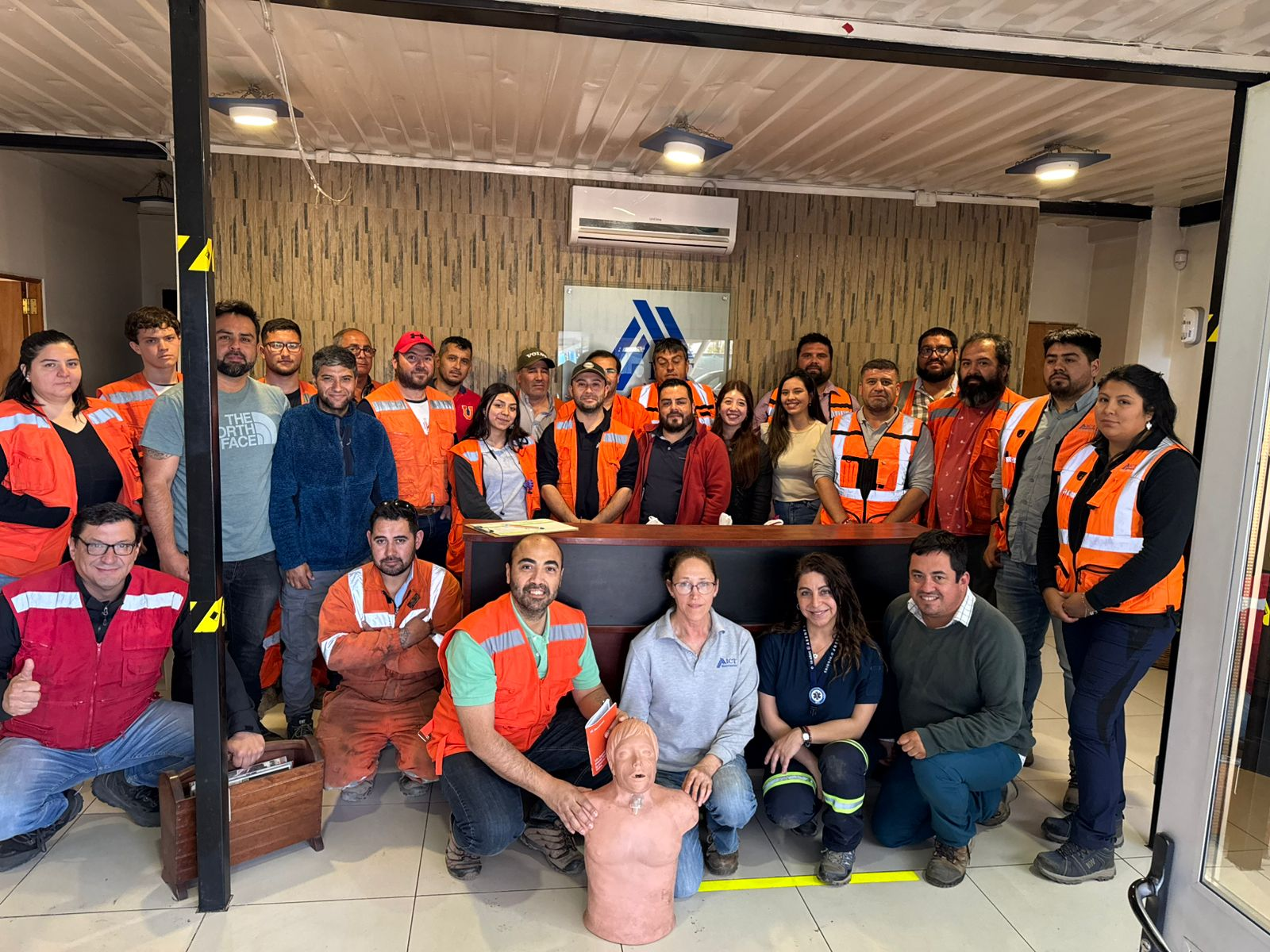 ICT capacita a su equipo en primeros auxilios con la Mutual de Seguridad